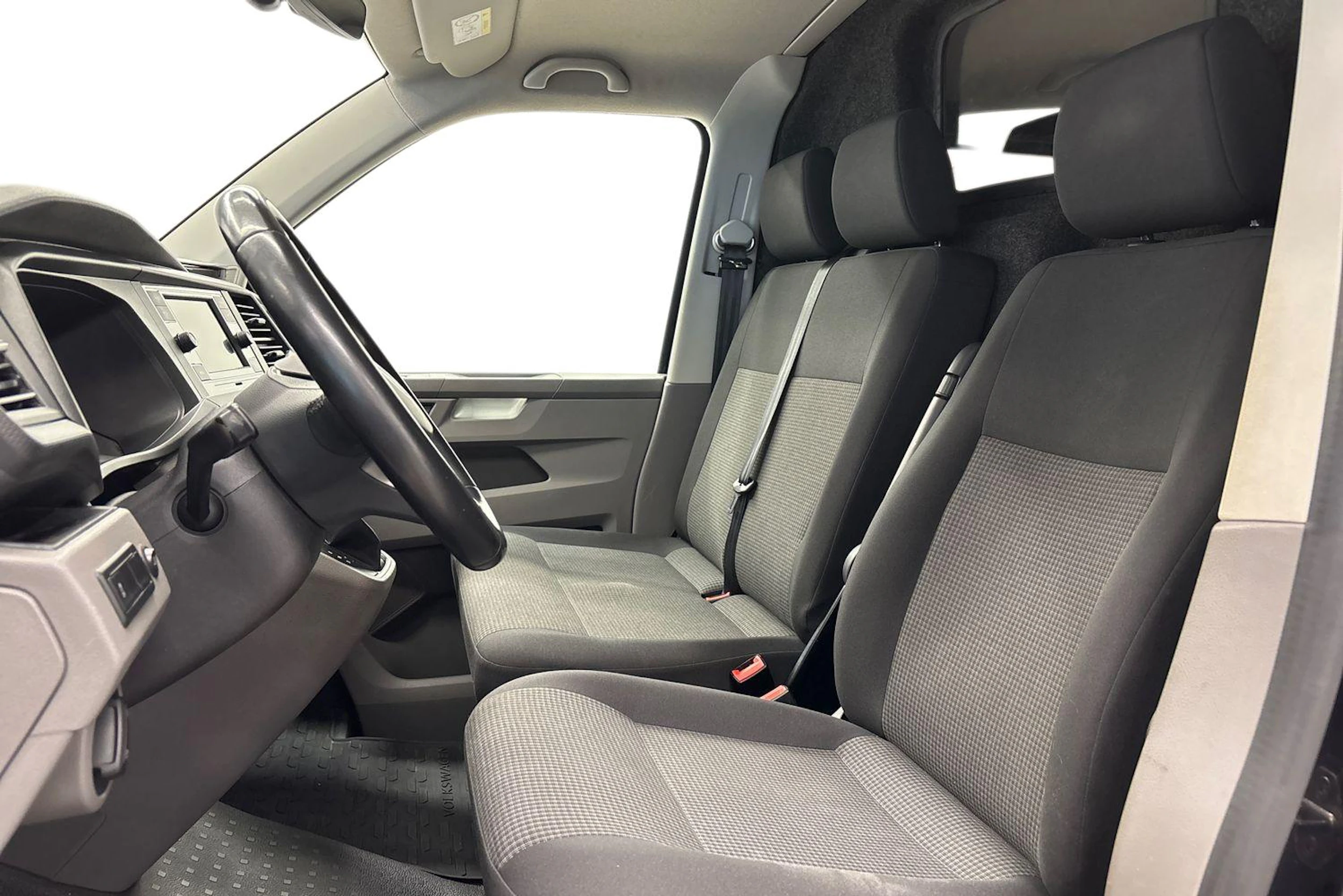met. musta Volkswagen Transporter 2021 kuva 11.