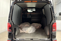 met. musta Volkswagen Transporter 2021 kuva 22.