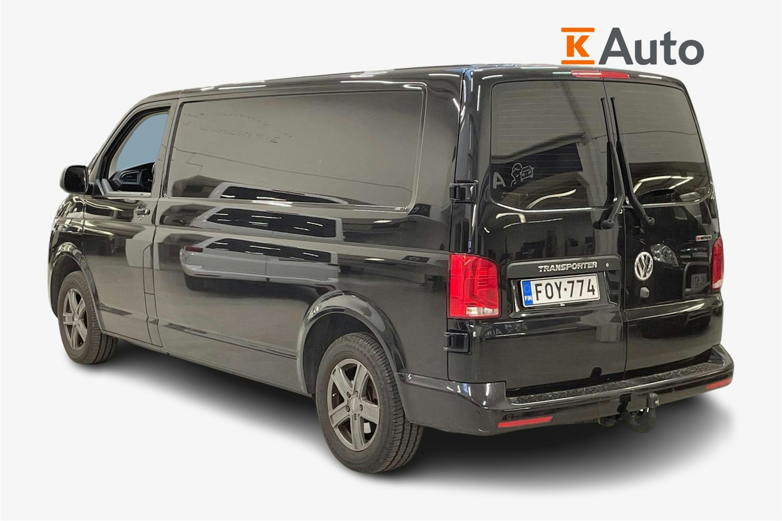 musta Volkswagen Transporter 2021 kuva 2.