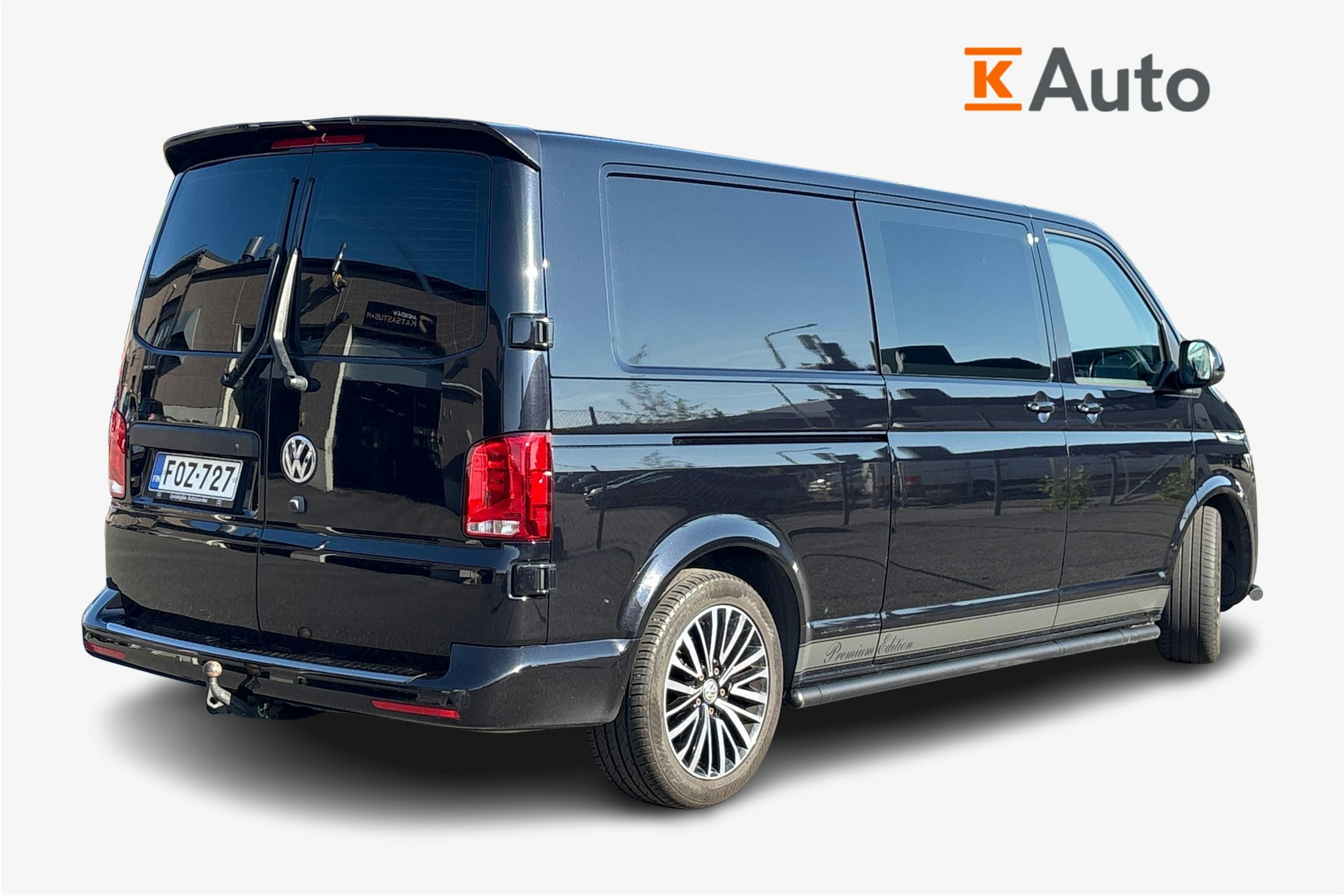 musta Volkswagen Transporter 2021 kuva 2.