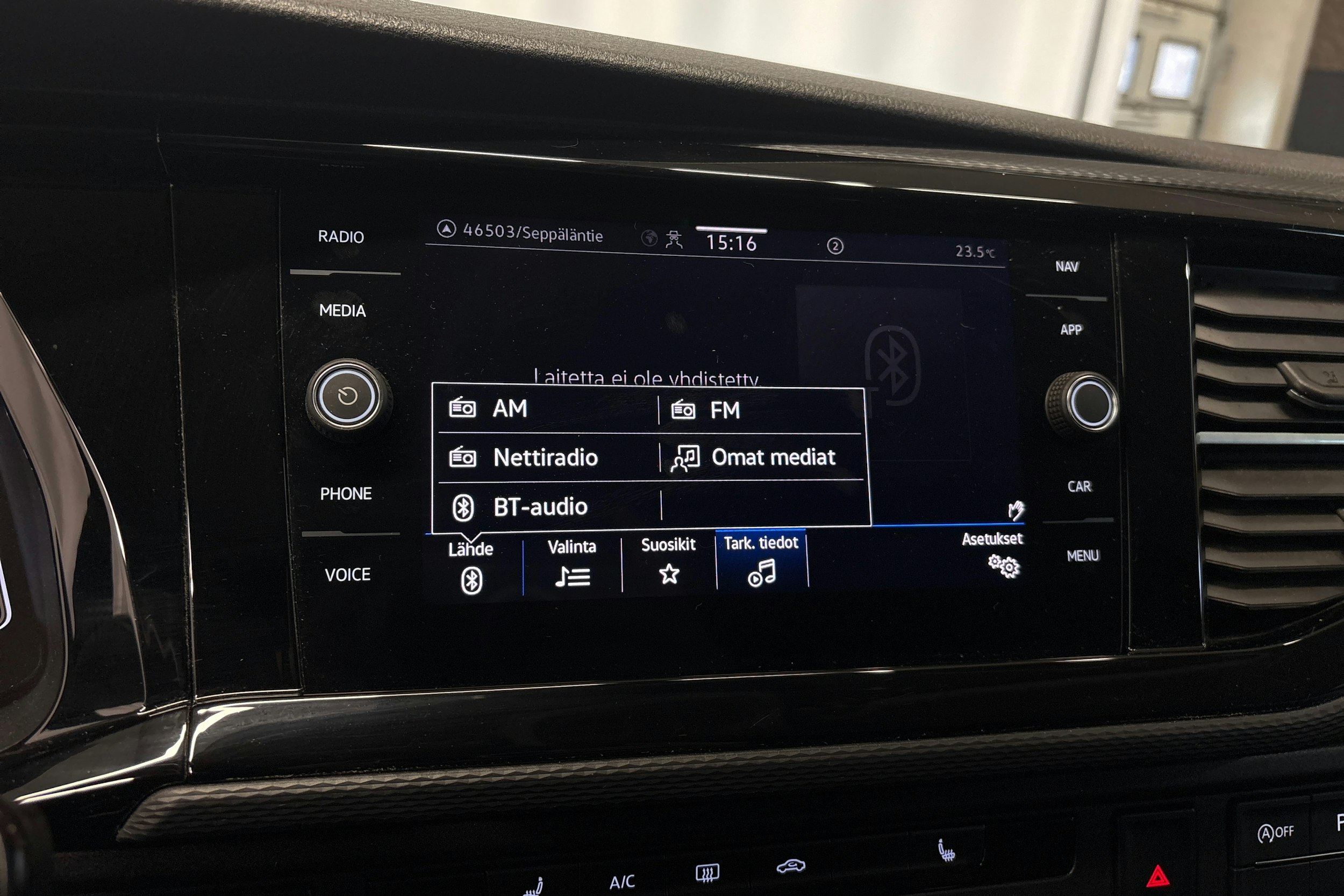 musta Volkswagen Transporter 2022 kuva 19.