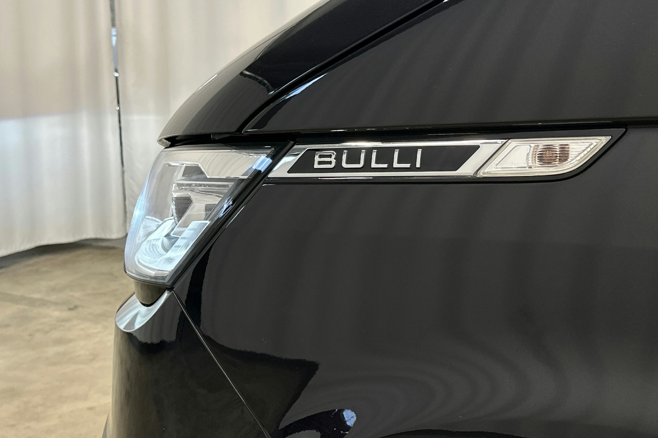 musta Volkswagen Transporter 2022 kuva 29.