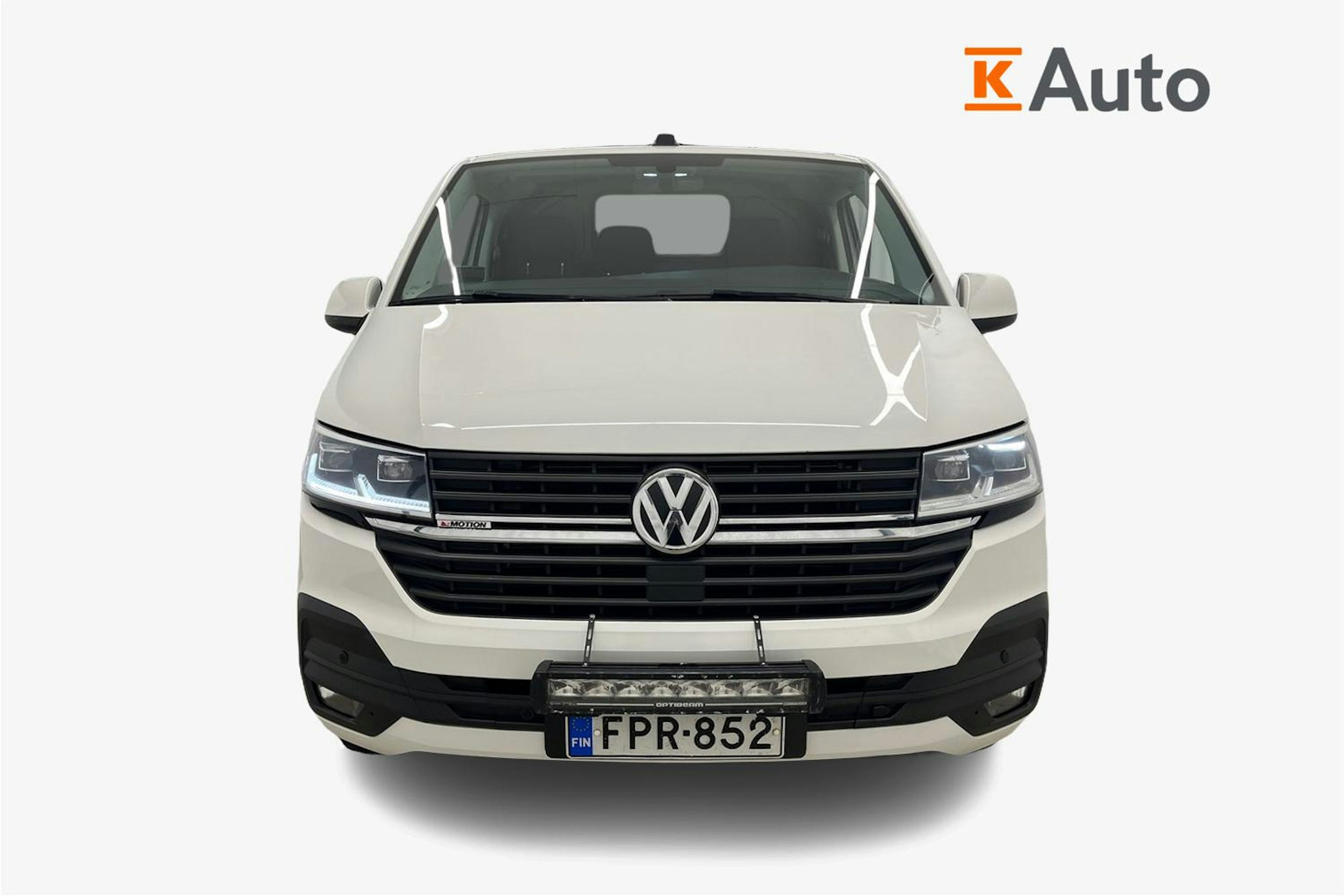 valkoinen Volkswagen Transporter 2021 kuva 5.