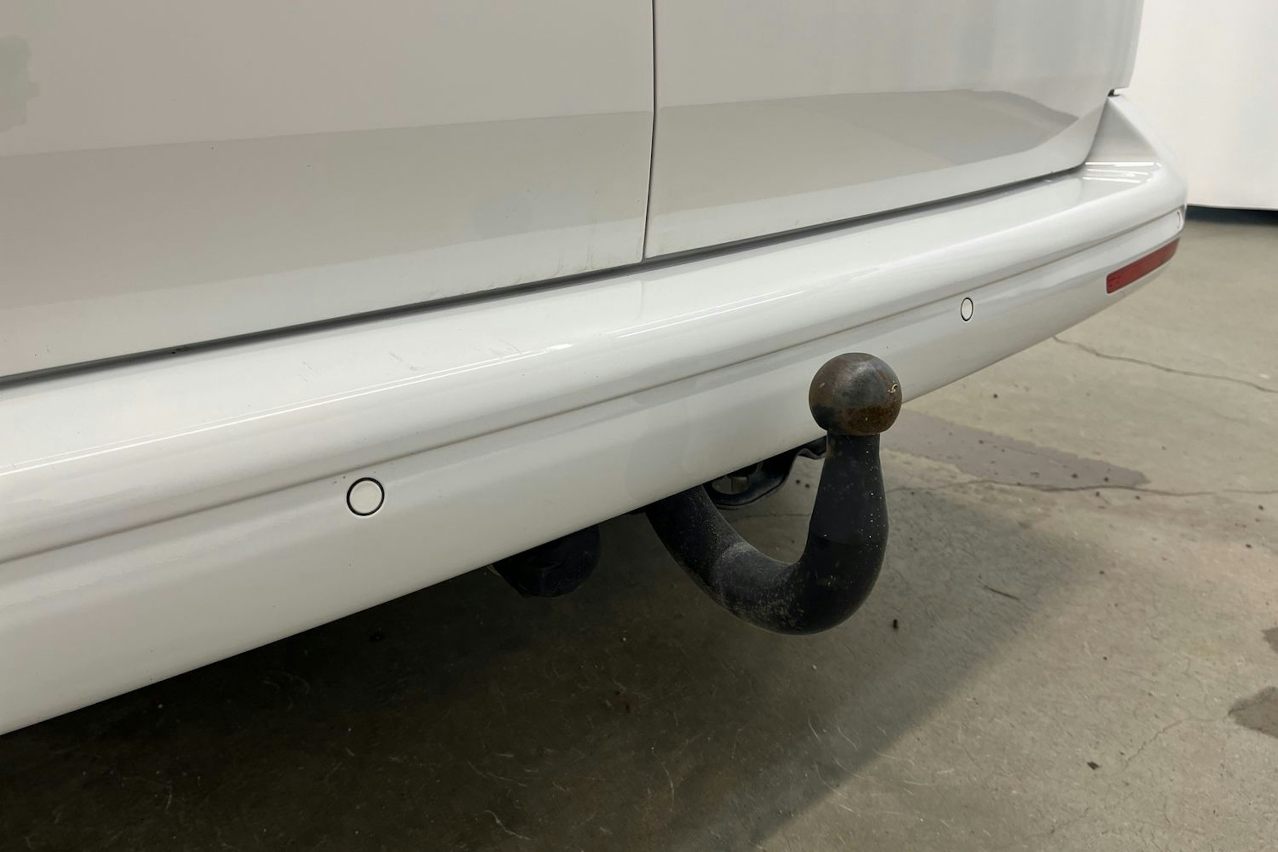 valkoinen Volkswagen Transporter 2021 kuva 13.