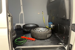 valkoinen Volkswagen Transporter 2021 kuva 18.