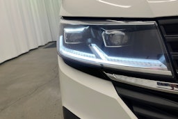 valkoinen Volkswagen Transporter 2021 kuva 20.