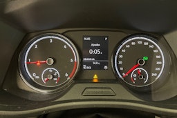 valkoinen Volkswagen Transporter 2021 kuva 23.