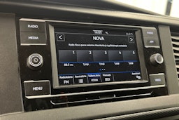 valkoinen Volkswagen Transporter 2021 kuva 25.