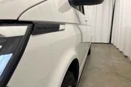 valkoinen Volkswagen Transporter 2021 kuva 32.