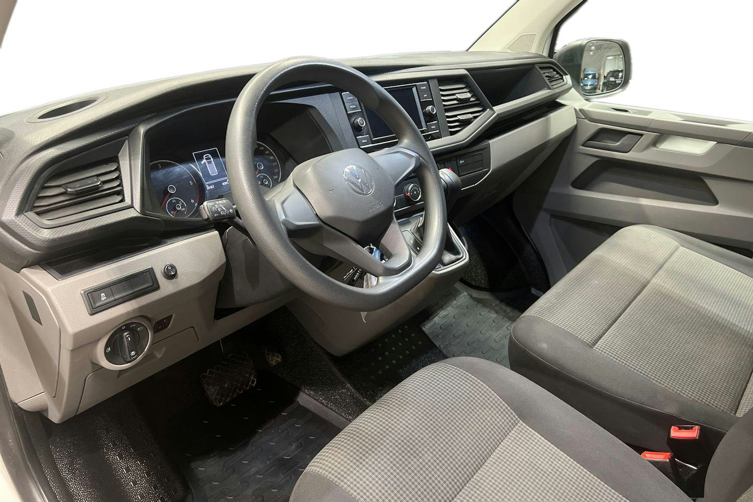 Valkoinen Volkswagen TRANSPORTER 2021 kuva 8.