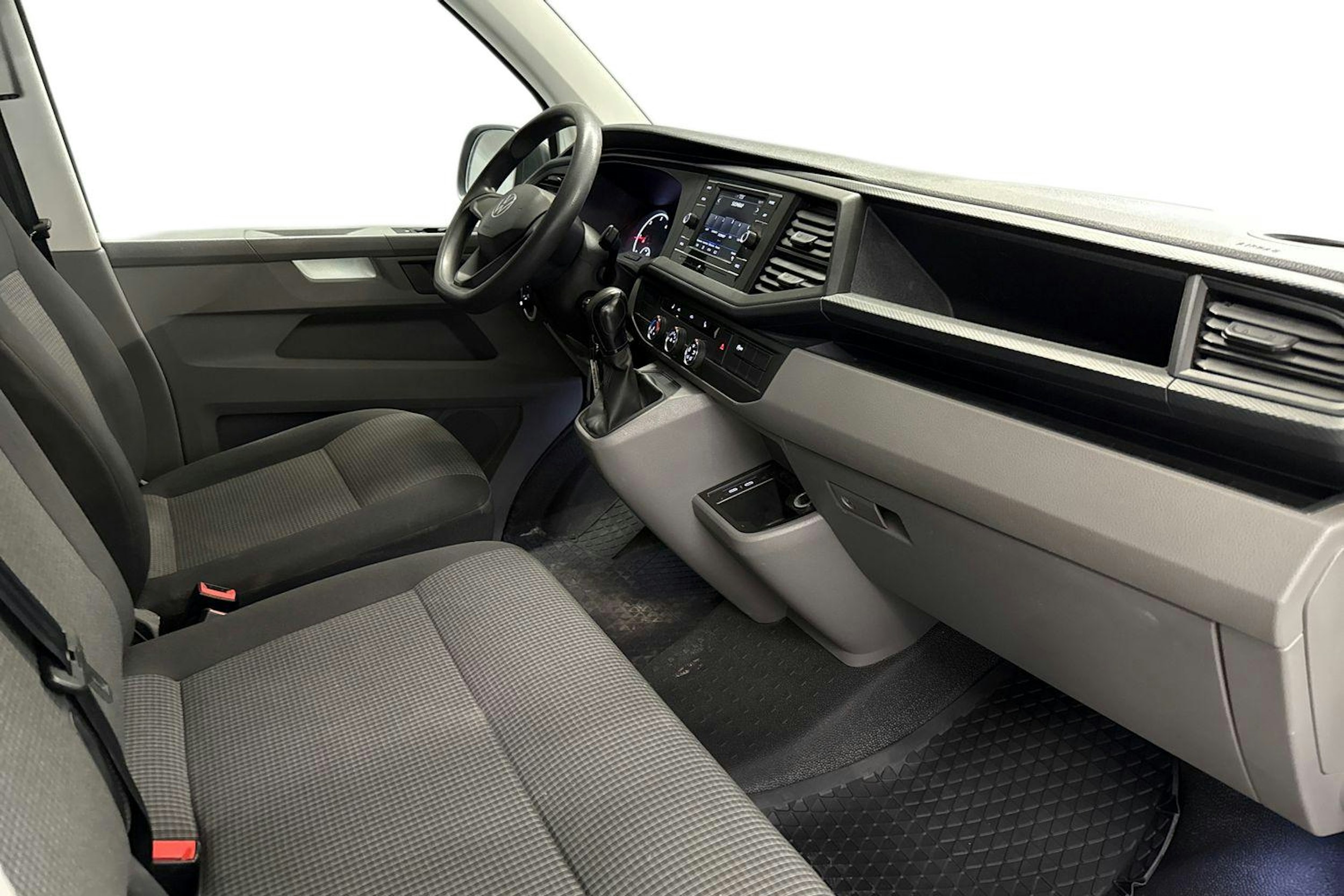 valkoinen Volkswagen Transporter 2021 kuva 11.