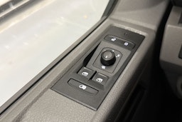 valkoinen Volkswagen Transporter 2021 kuva 18.