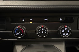 valkoinen Volkswagen Transporter 2021 kuva 22.