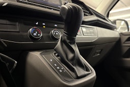 valkoinen Volkswagen Transporter 2021 kuva 23.