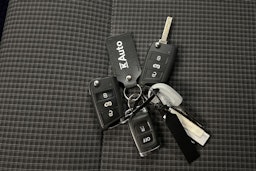 valkoinen Volkswagen Transporter 2021 kuva 25.