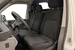 valkoinen Volkswagen Transporter 2021 kuva 7.