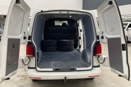 valkoinen Volkswagen Transporter 2021 kuva 11.