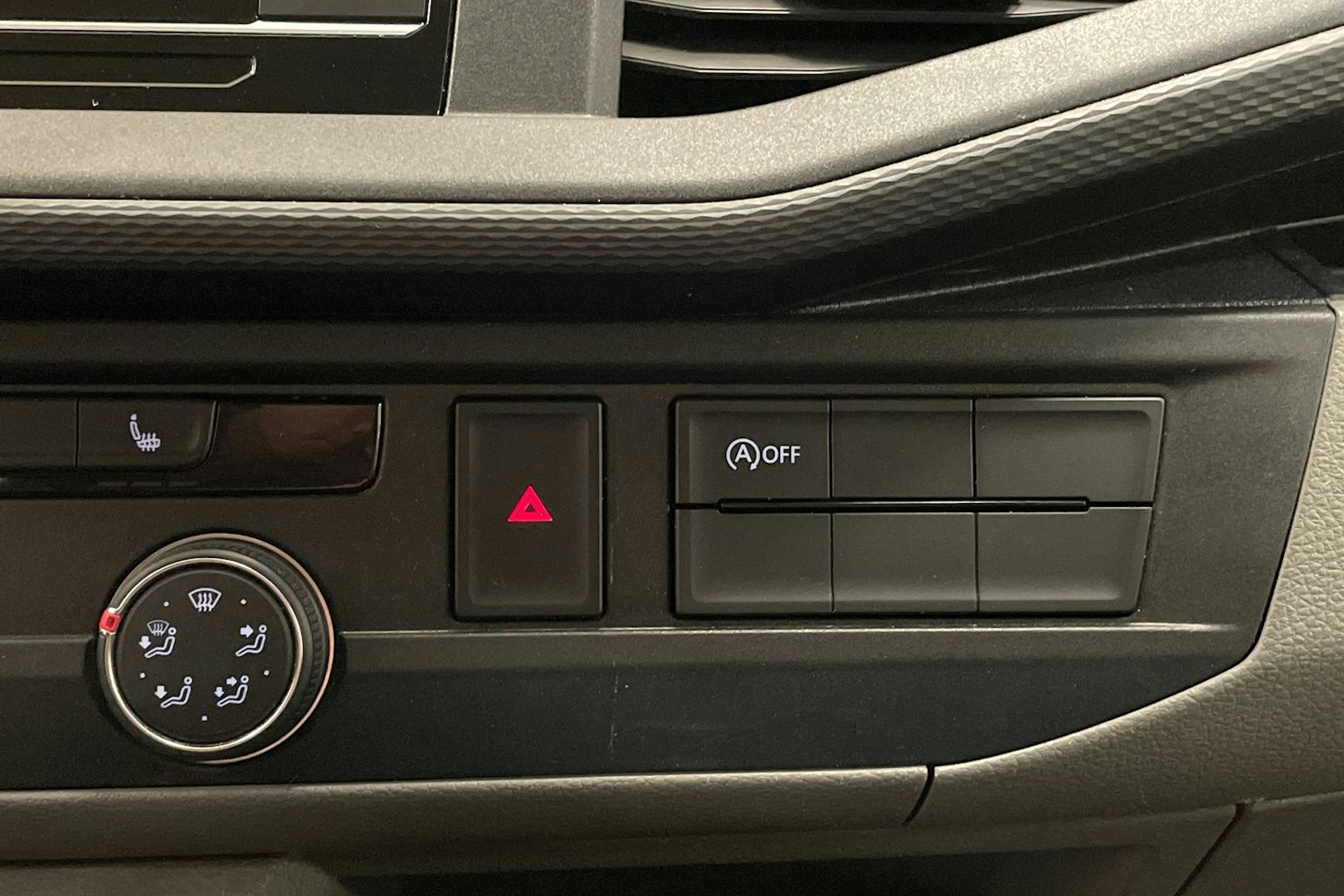 valkoinen Volkswagen Transporter 2021 kuva 18.