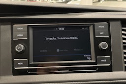 valkoinen Volkswagen Transporter 2021 kuva 20.