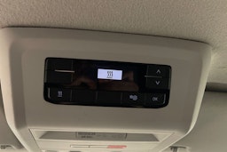 valkoinen Volkswagen Transporter 2021 kuva 21.