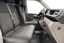 valkoinen Volkswagen Transporter 2021 kuva 11.