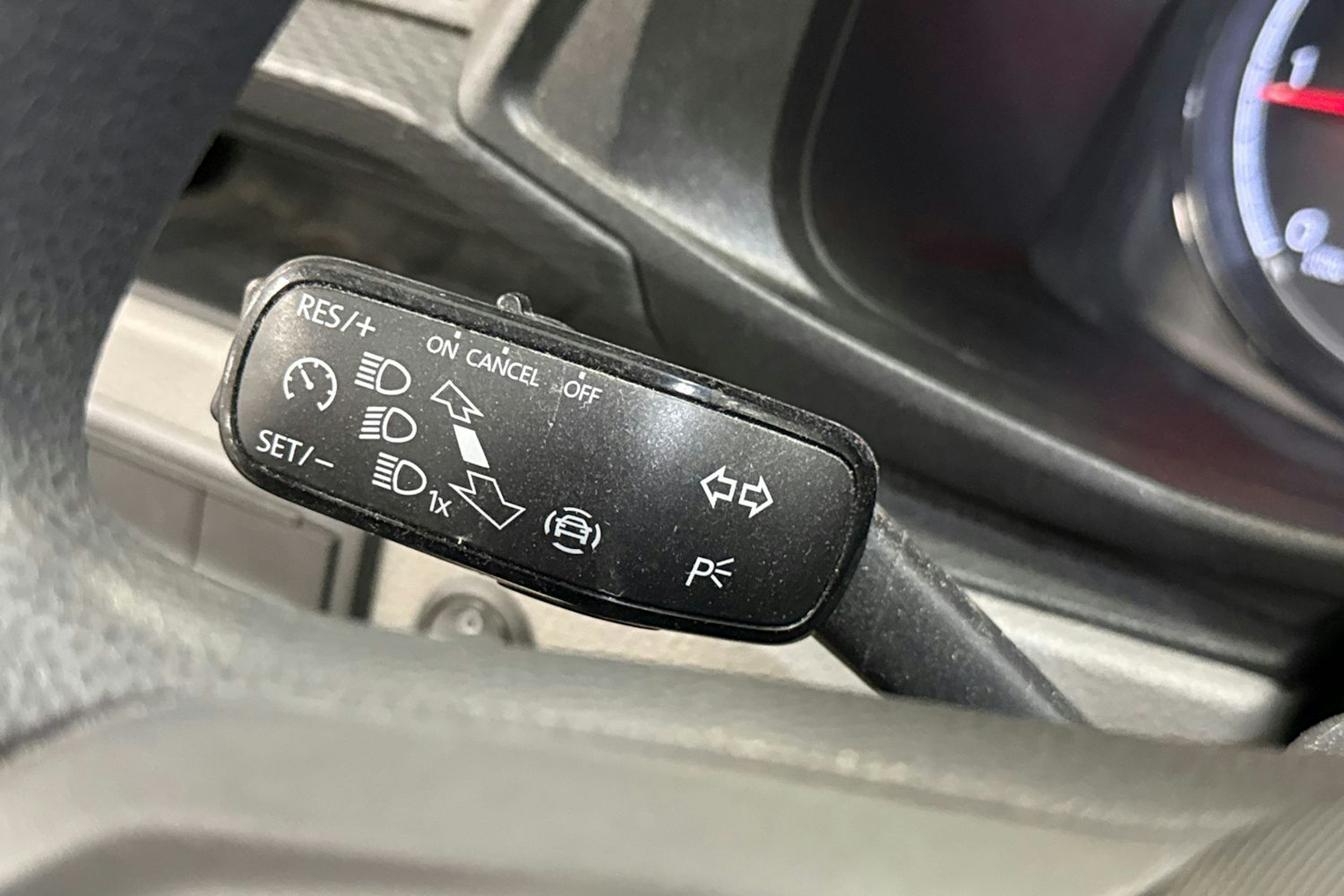 valkoinen Volkswagen Transporter 2021 kuva 16.