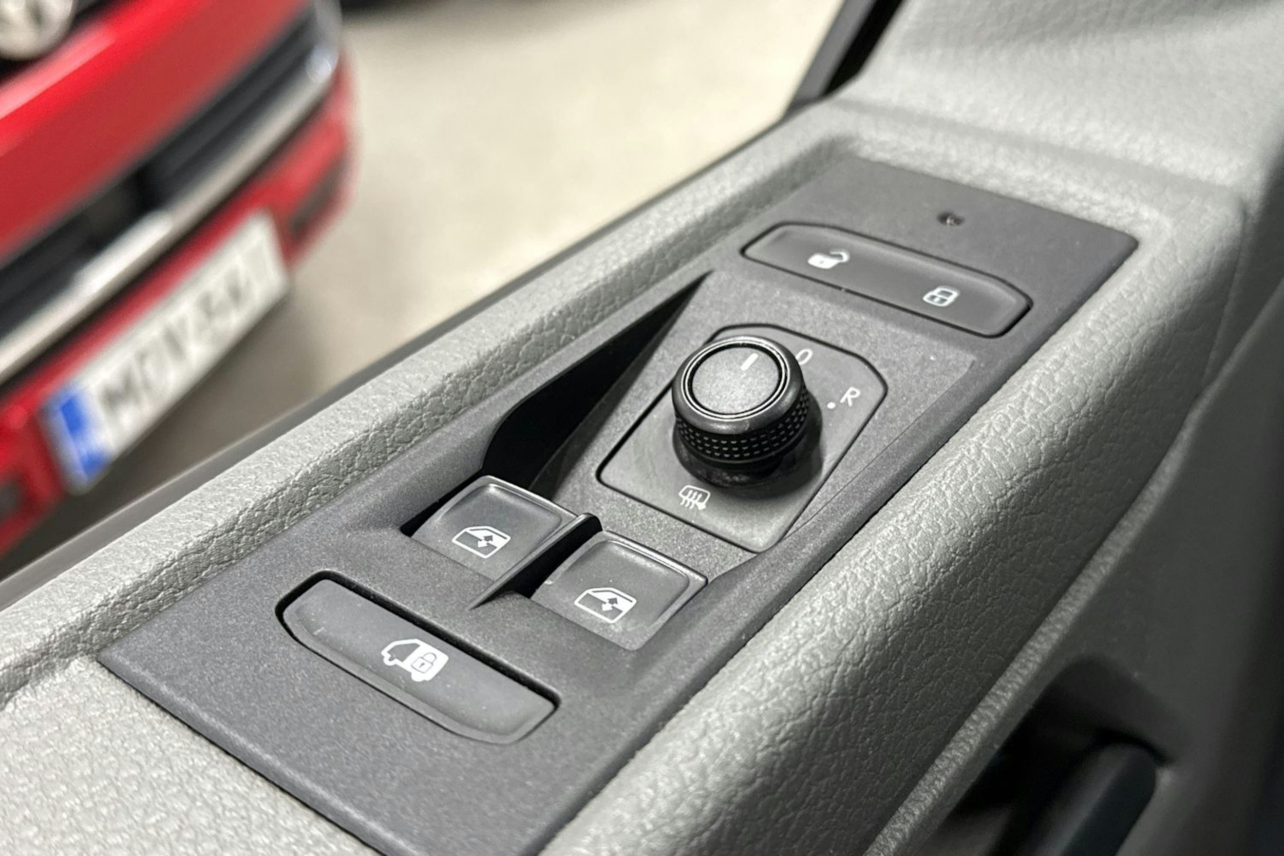 valkoinen Volkswagen Transporter 2021 kuva 18.