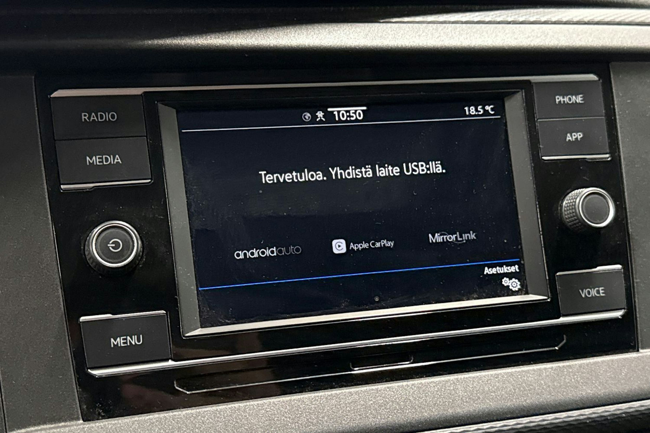 valkoinen Volkswagen Transporter 2021 kuva 19.