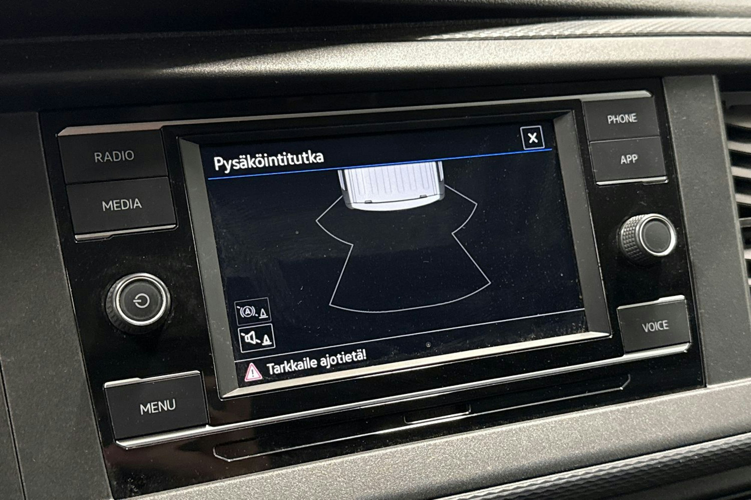 valkoinen Volkswagen Transporter 2021 kuva 20.