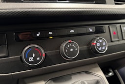 valkoinen Volkswagen Transporter 2021 kuva 21.