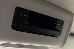 valkoinen Volkswagen Transporter 2021 kuva 22.