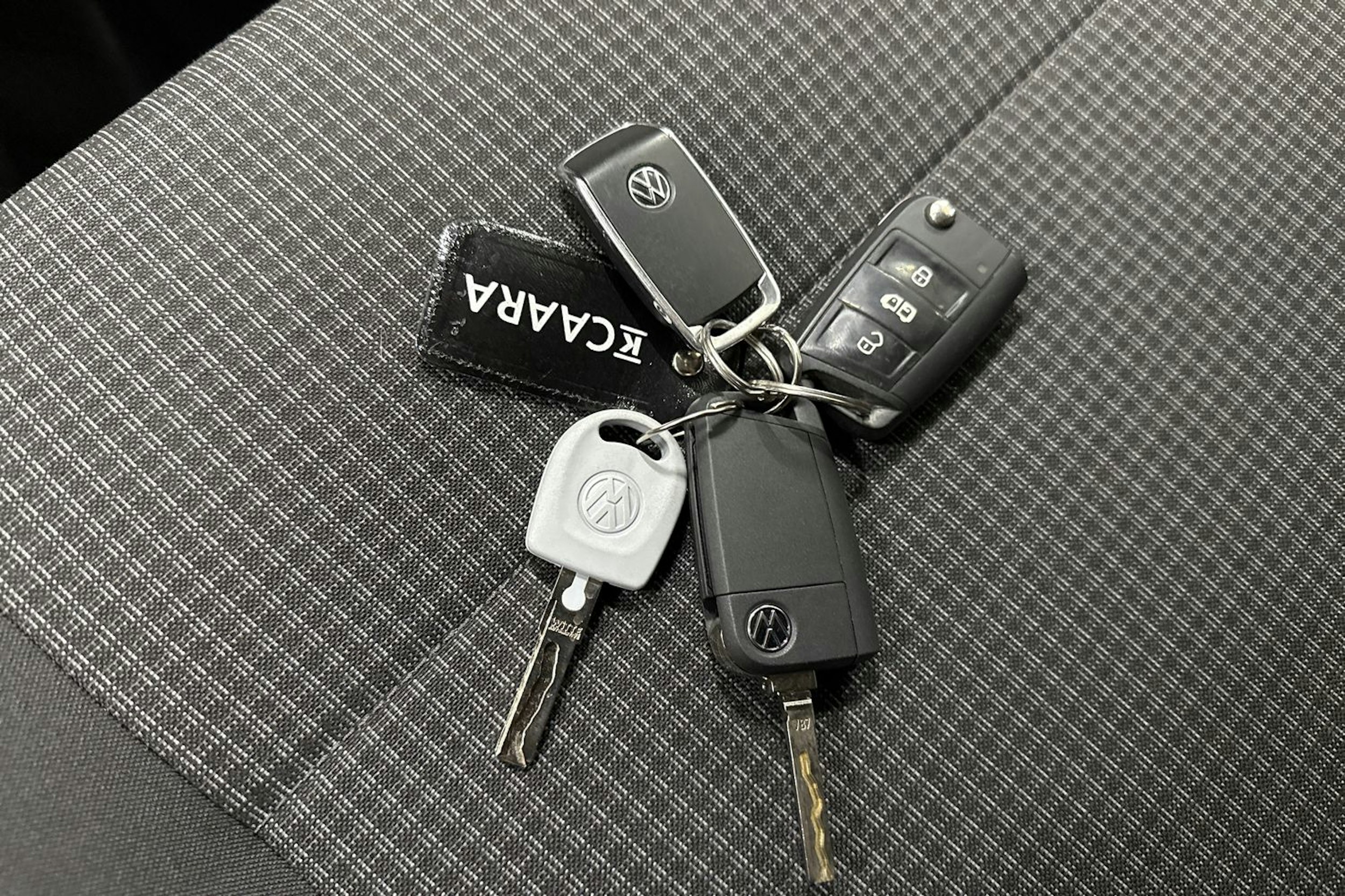 valkoinen Volkswagen Transporter 2021 kuva 23.