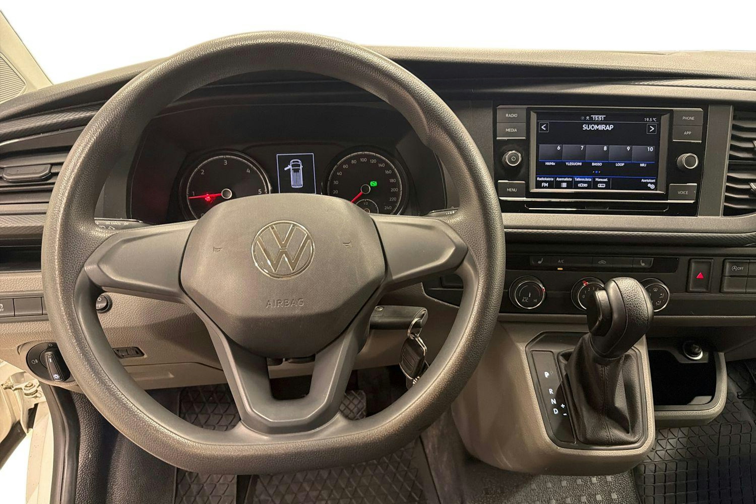 valkoinen Volkswagen Transporter 2021 kuva 9.