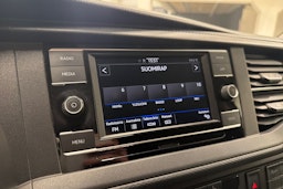 valkoinen Volkswagen Transporter 2021 kuva 13.