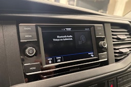 valkoinen Volkswagen Transporter 2021 kuva 16.