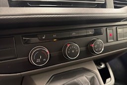 valkoinen Volkswagen Transporter 2021 kuva 18.