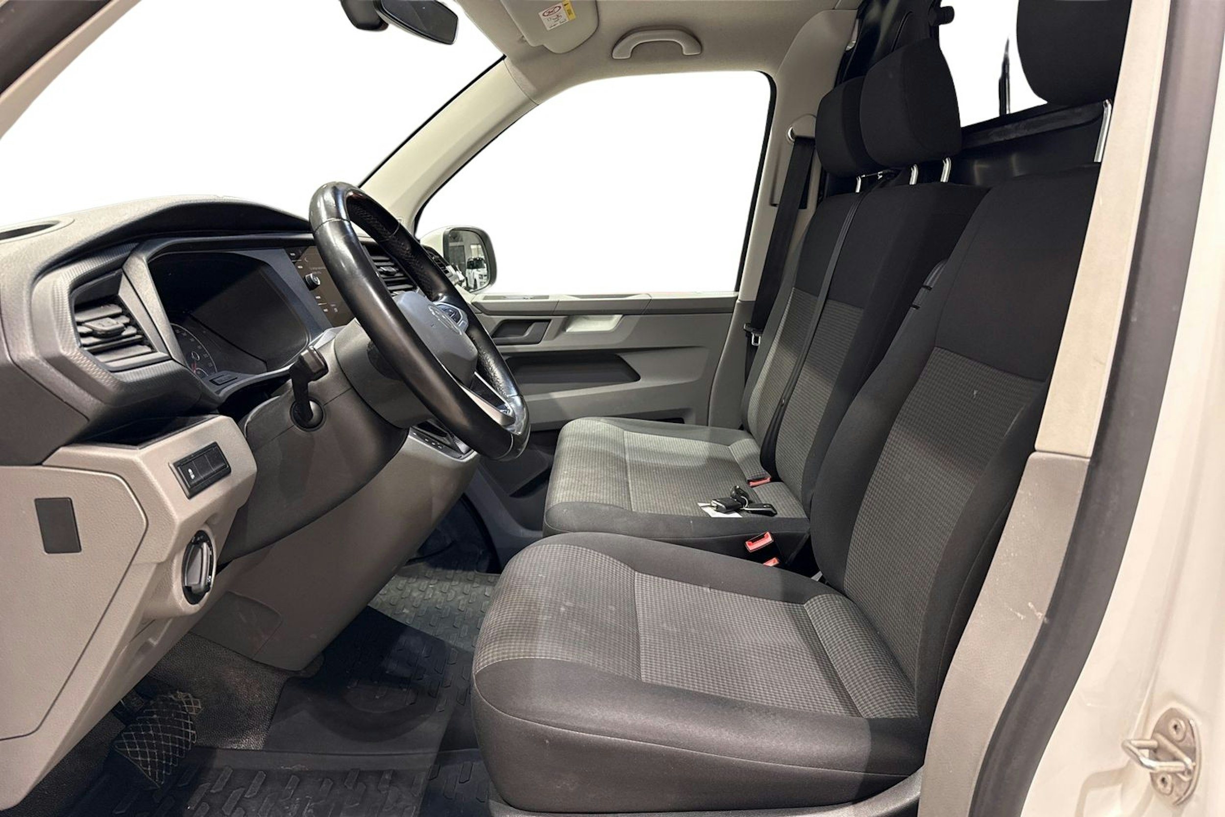 Valkoinen Volkswagen TRANSPORTER 2021 kuva 10.