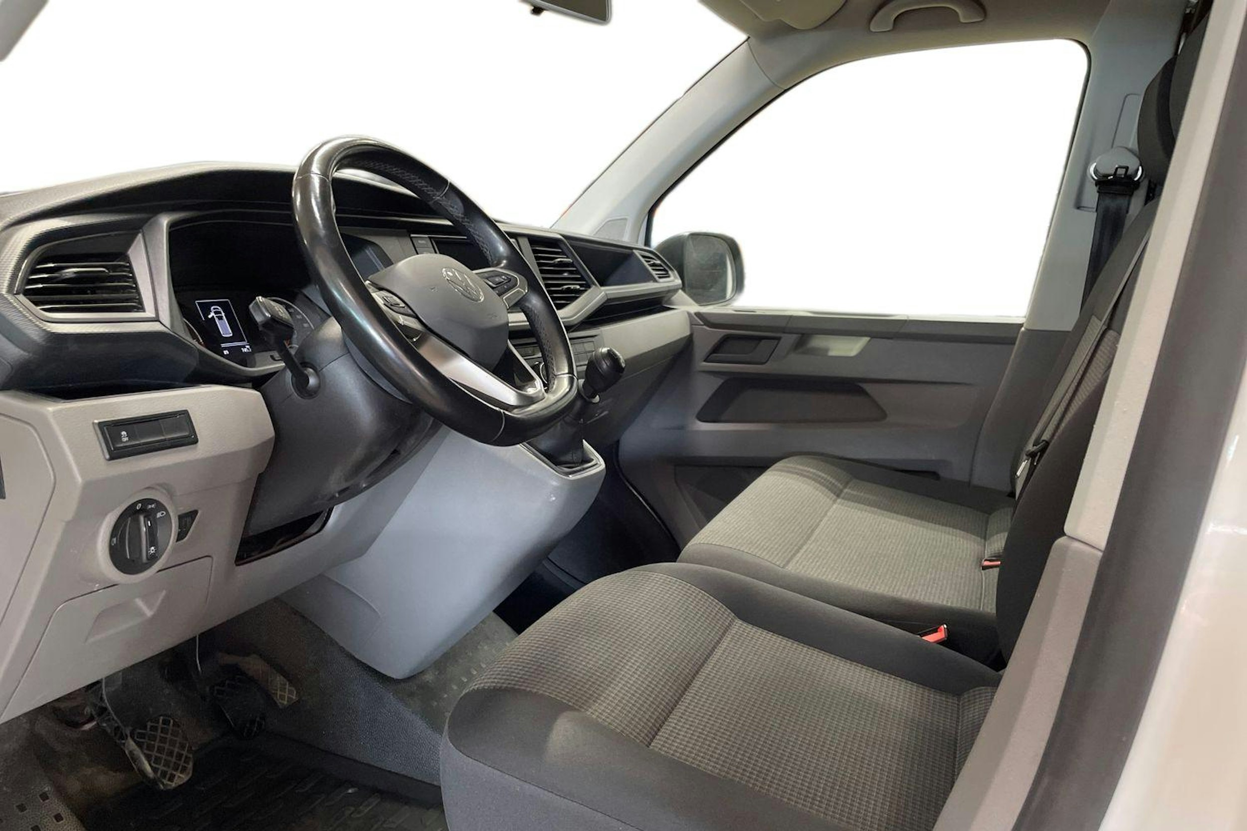 valkoinen Volkswagen Transporter 2021 kuva 7.