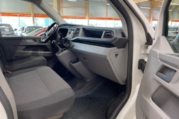 valkoinen Volkswagen Transporter 2021 kuva 15.