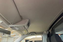 valkoinen Volkswagen Transporter 2021 kuva 24.