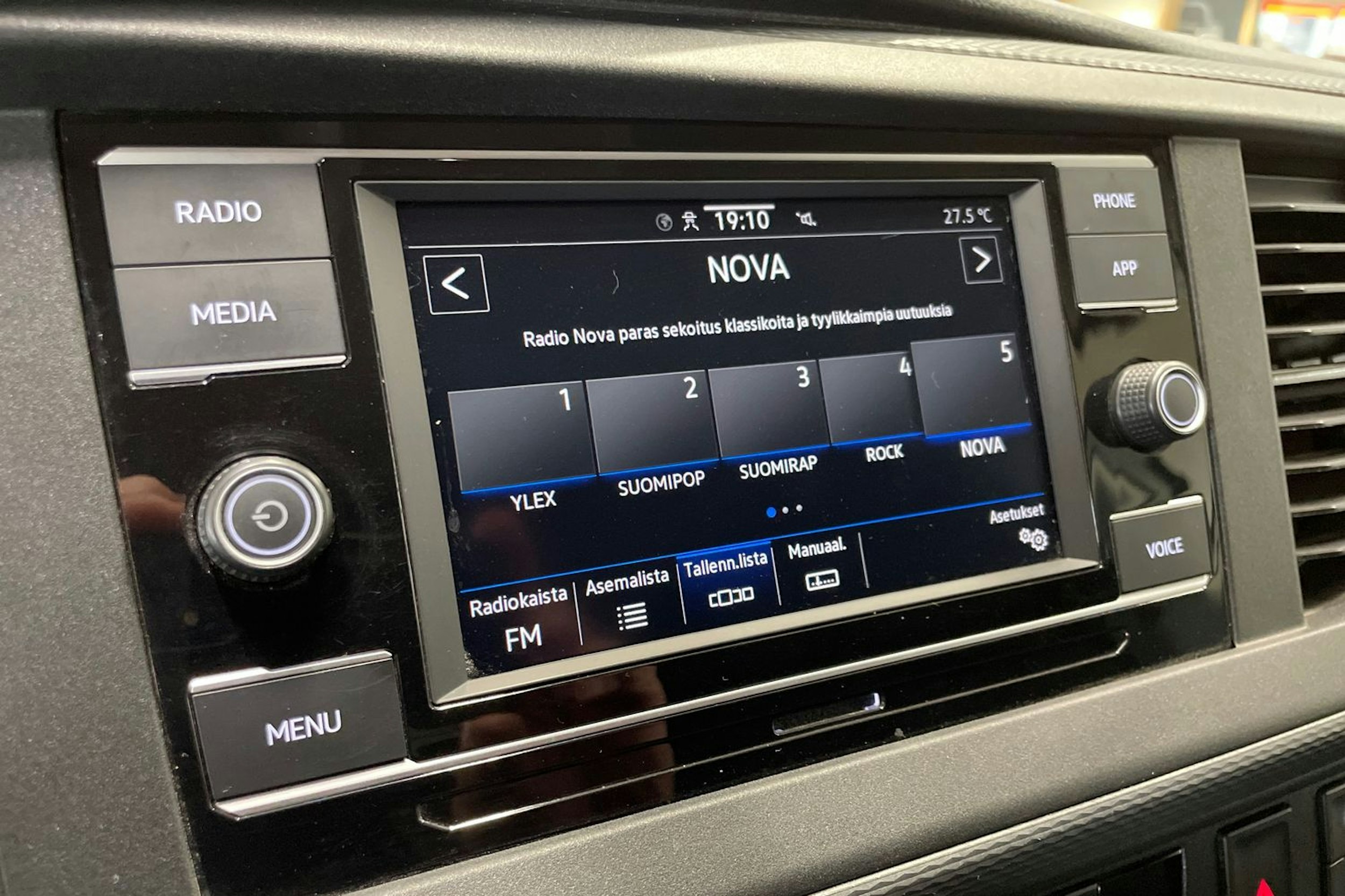 valkoinen Volkswagen Transporter 2021 kuva 31.