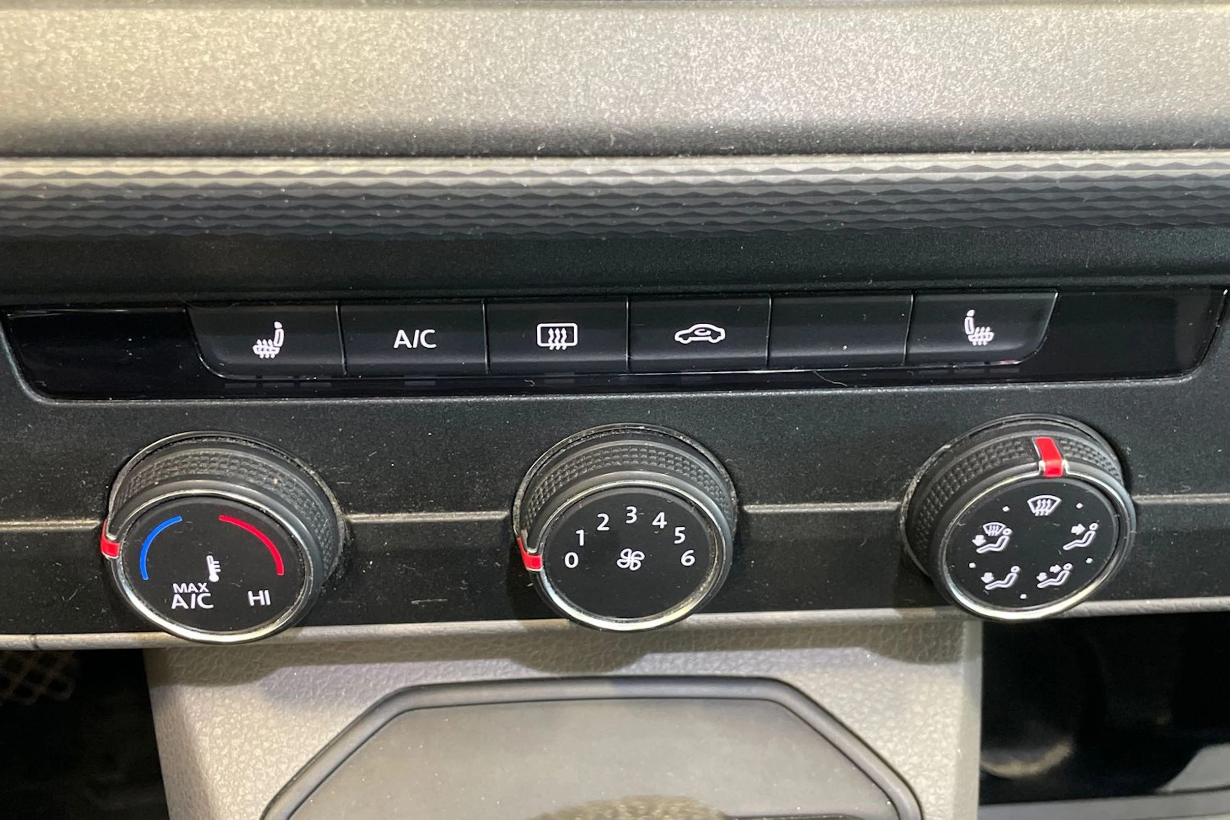 Valkoinen Volkswagen TRANSPORTER 2021 kuva 16.