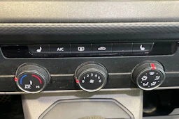 Valkoinen Volkswagen TRANSPORTER 2021 kuva 16.