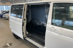 Valkoinen Volkswagen TRANSPORTER 2021 kuva 23.