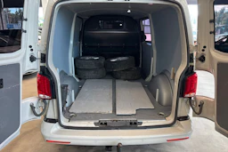 Harmaa Volkswagen TRANSPORTER 2021 kuva 4.