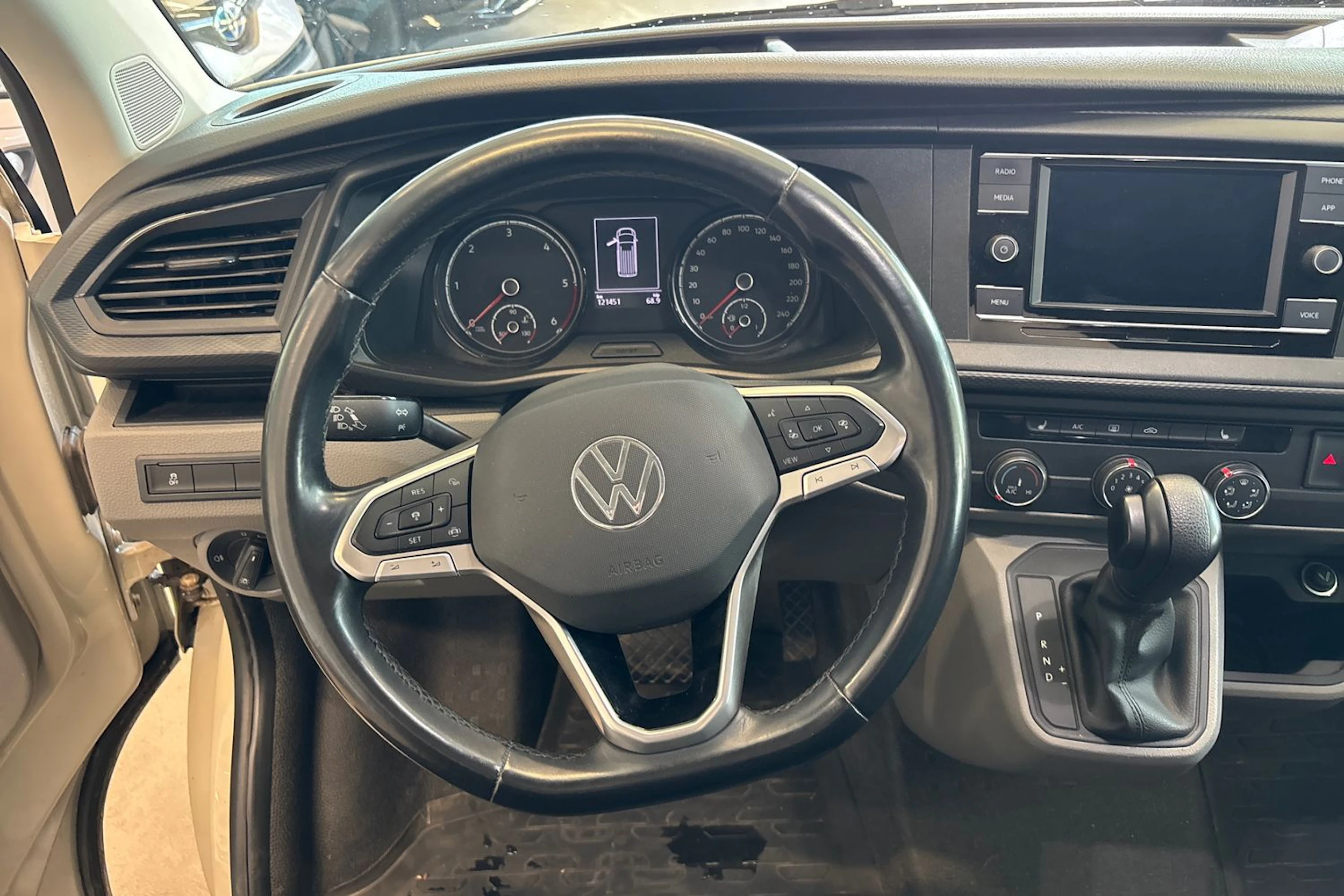 Harmaa Volkswagen TRANSPORTER 2021 kuva 5.