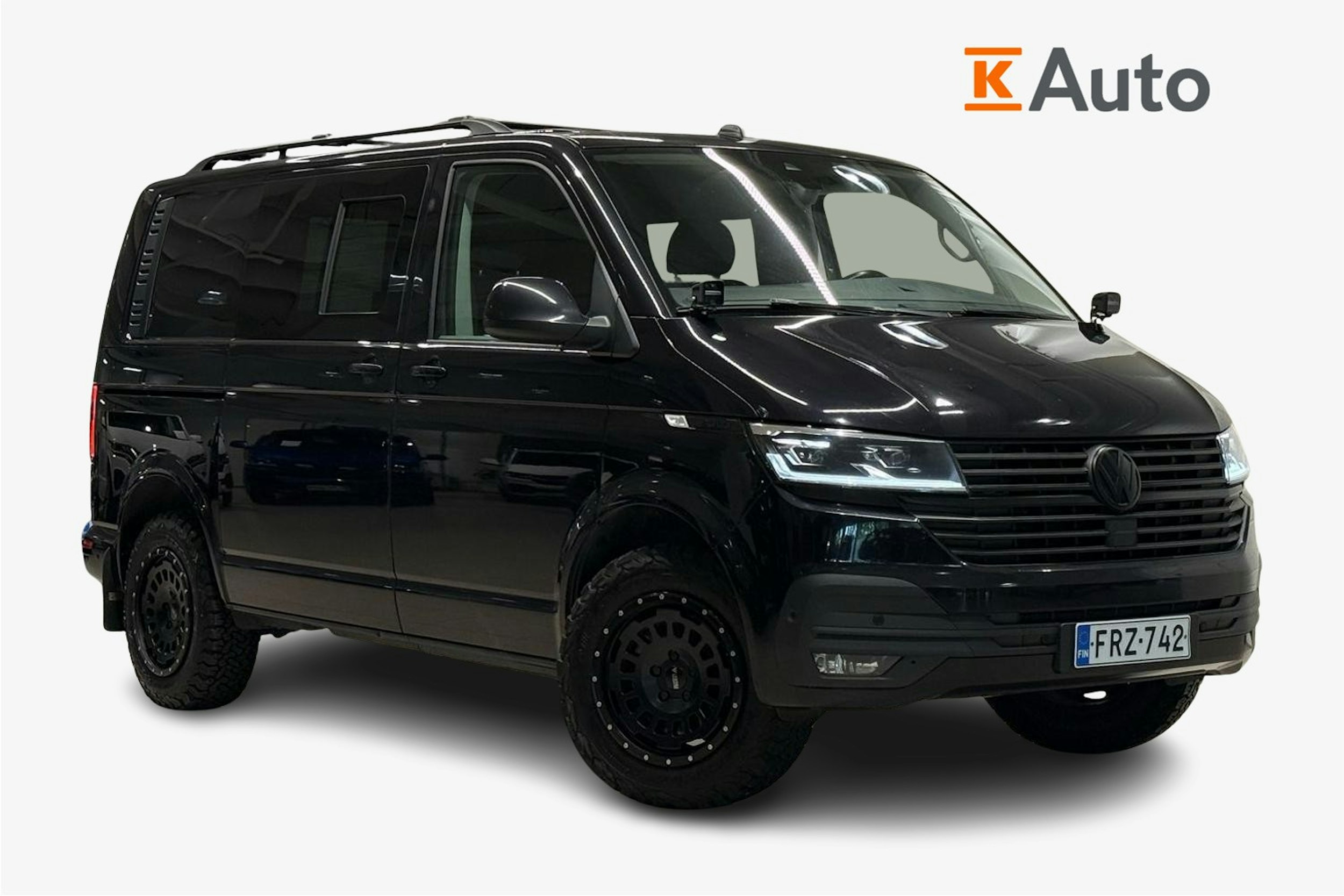 musta Volkswagen Transporter 2021 kuva 1.