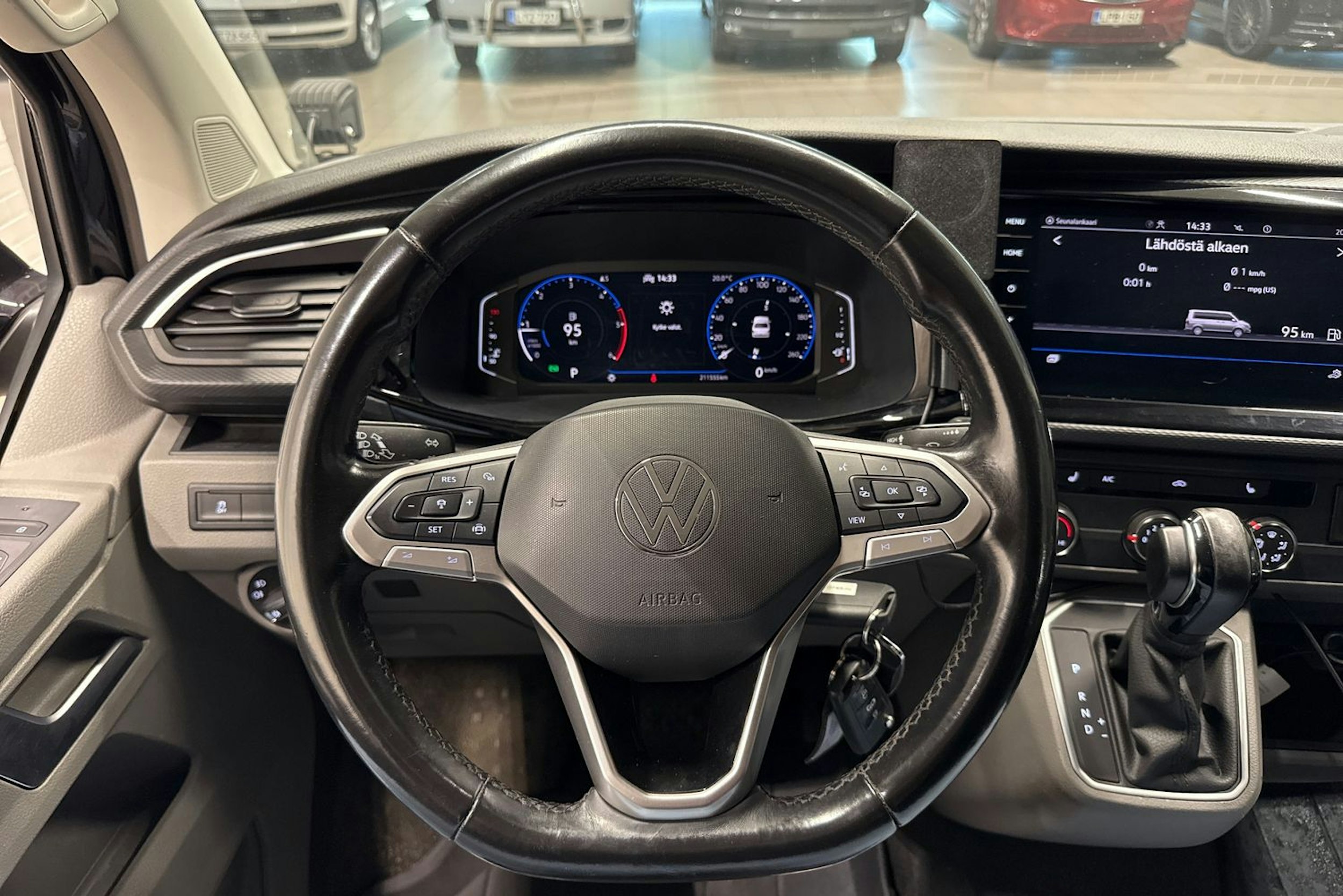 musta Volkswagen Transporter 2021 kuva 16.