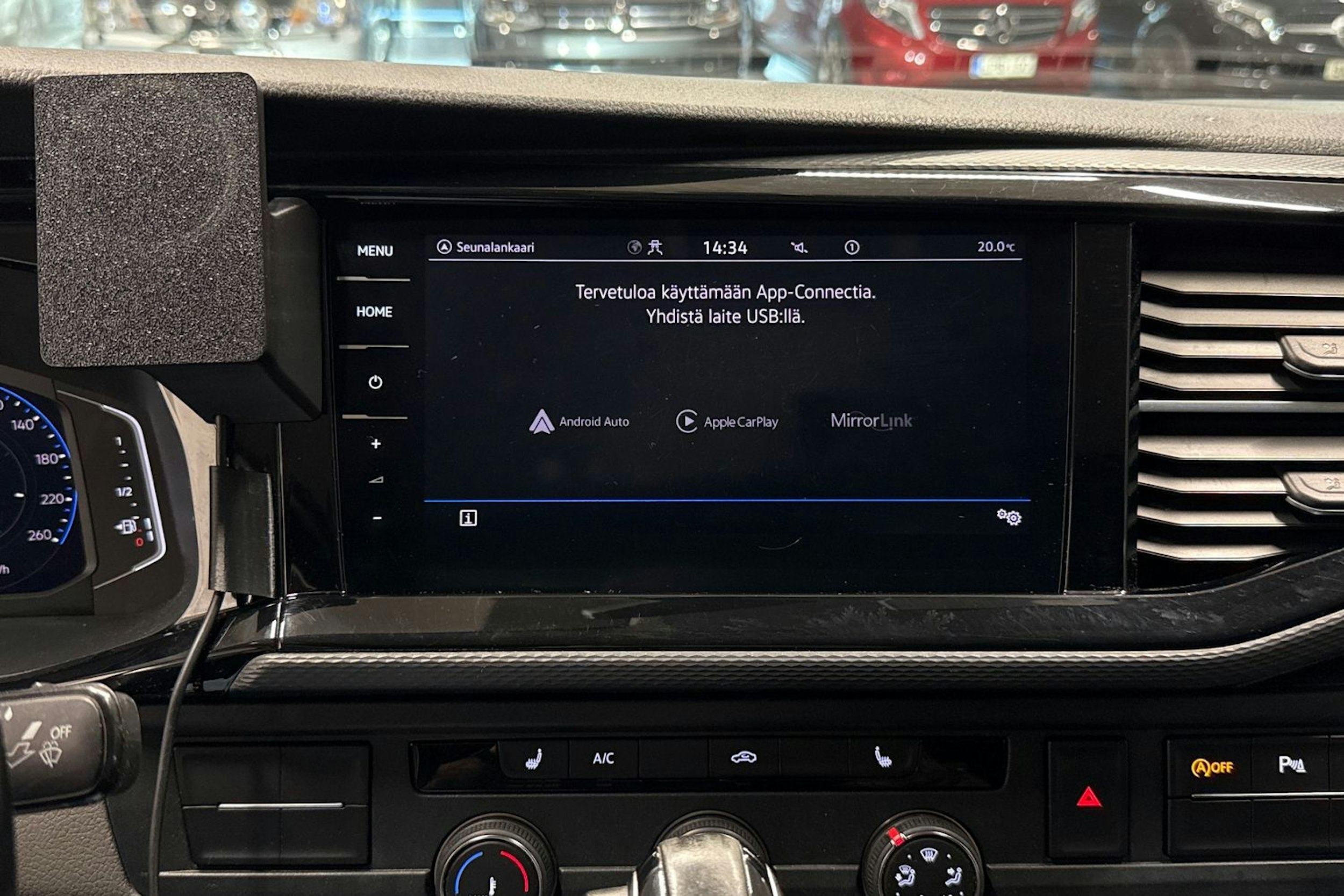 musta Volkswagen Transporter 2021 kuva 19.