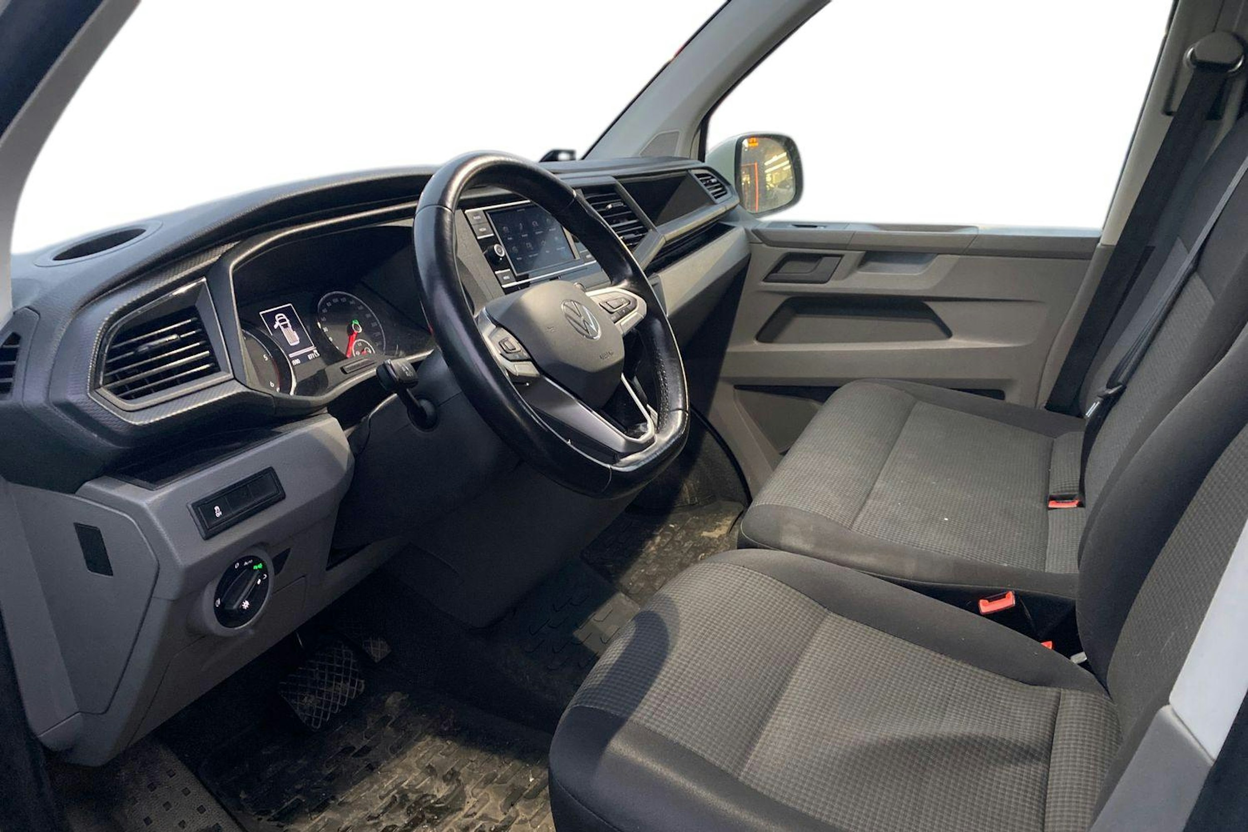 valkoinen Volkswagen Transporter 2021 kuva 3.